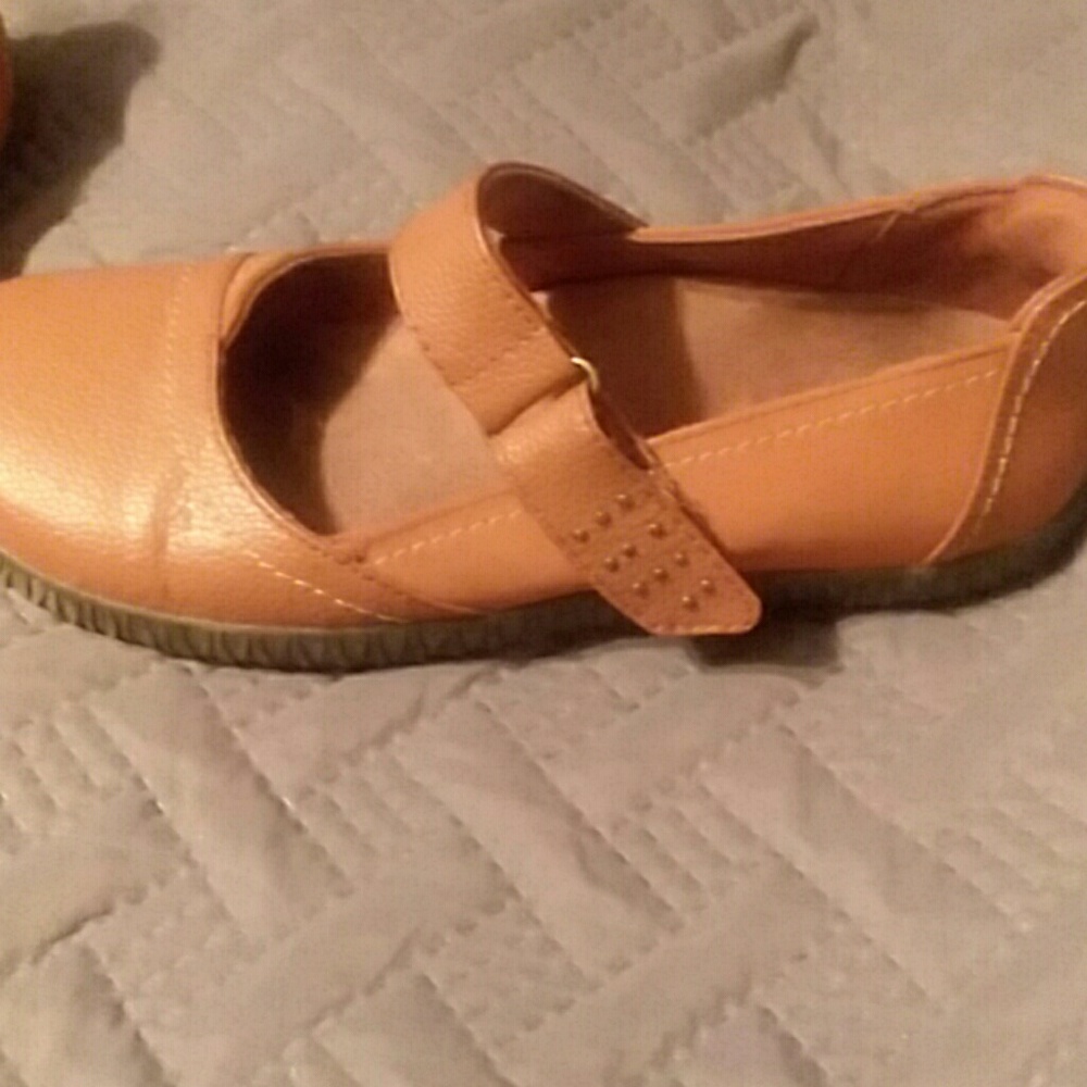 Shoes - Picture 4 of 4